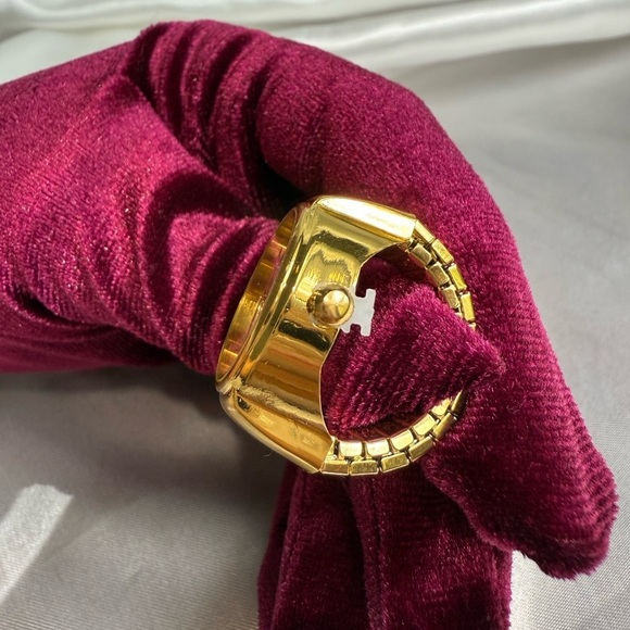 New! Creative finger watch Ring Watch aesthetic
